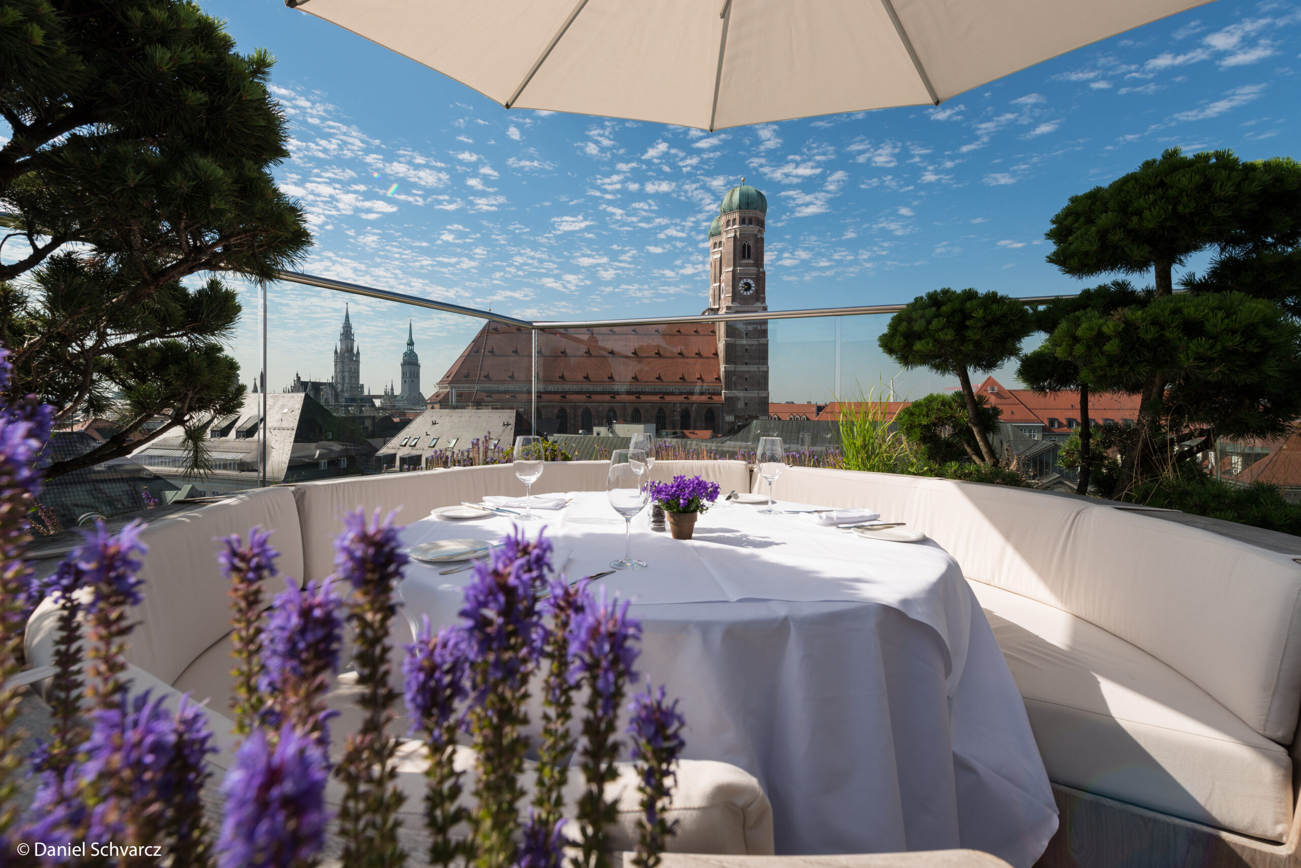 Dachterrassen und Rooftop Bars München: Bayerisches Hof Blu Spa