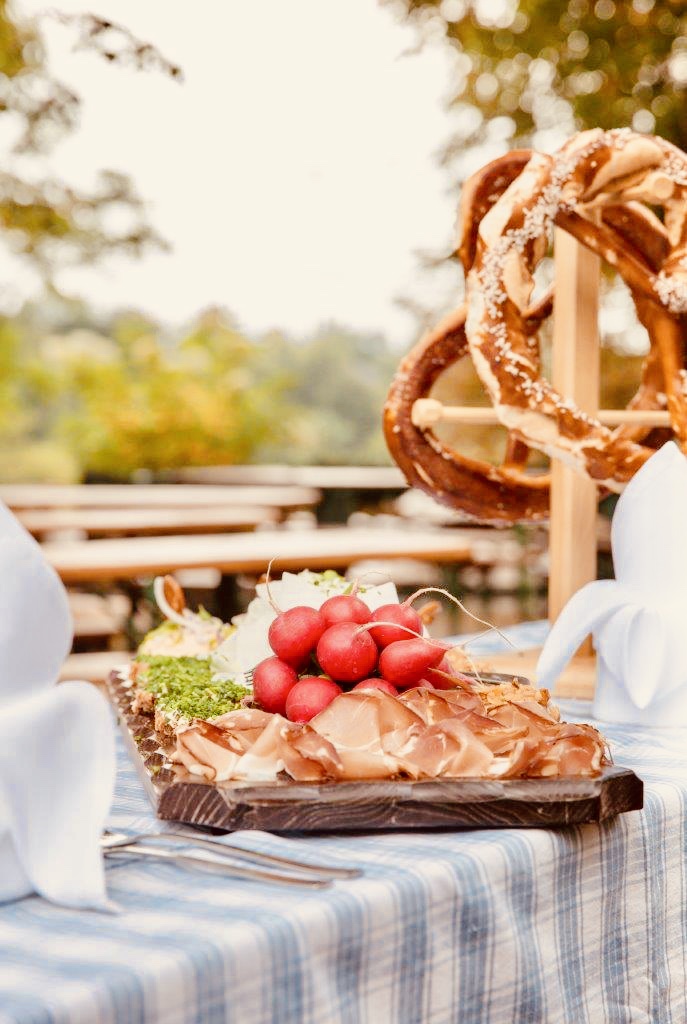 Brotzeit in der Waldwirtschaft